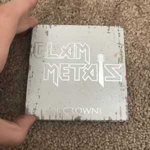 Crown eyeshadow palette